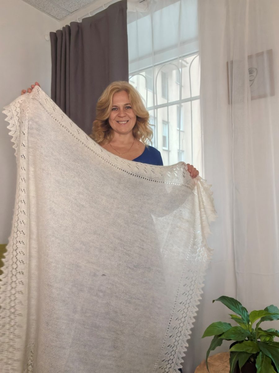 Белый пуховый платок