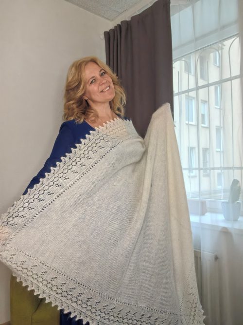 Белый пуховый платок