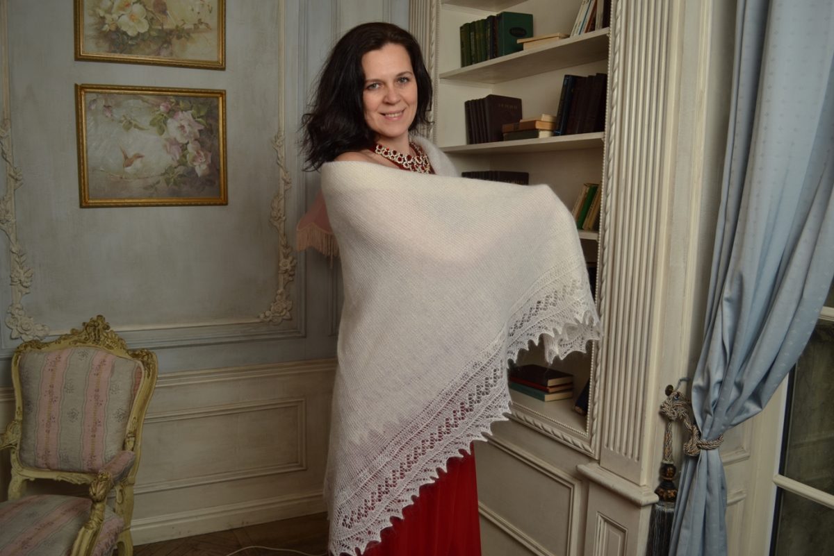 Белый пуховый платок