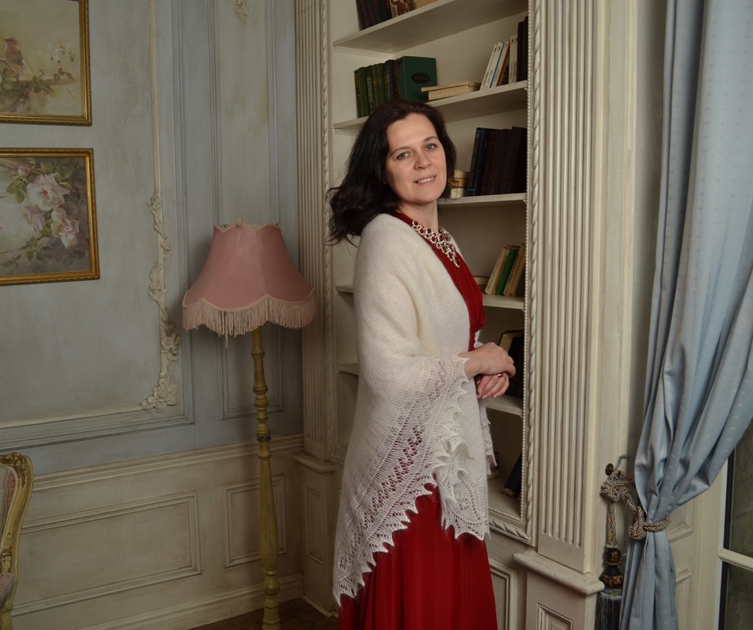 Белый пуховый платок