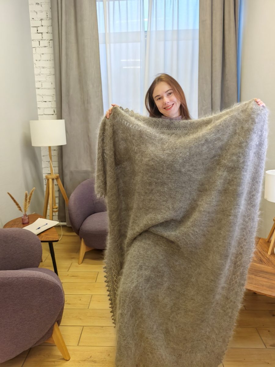 Большой пуховый платок