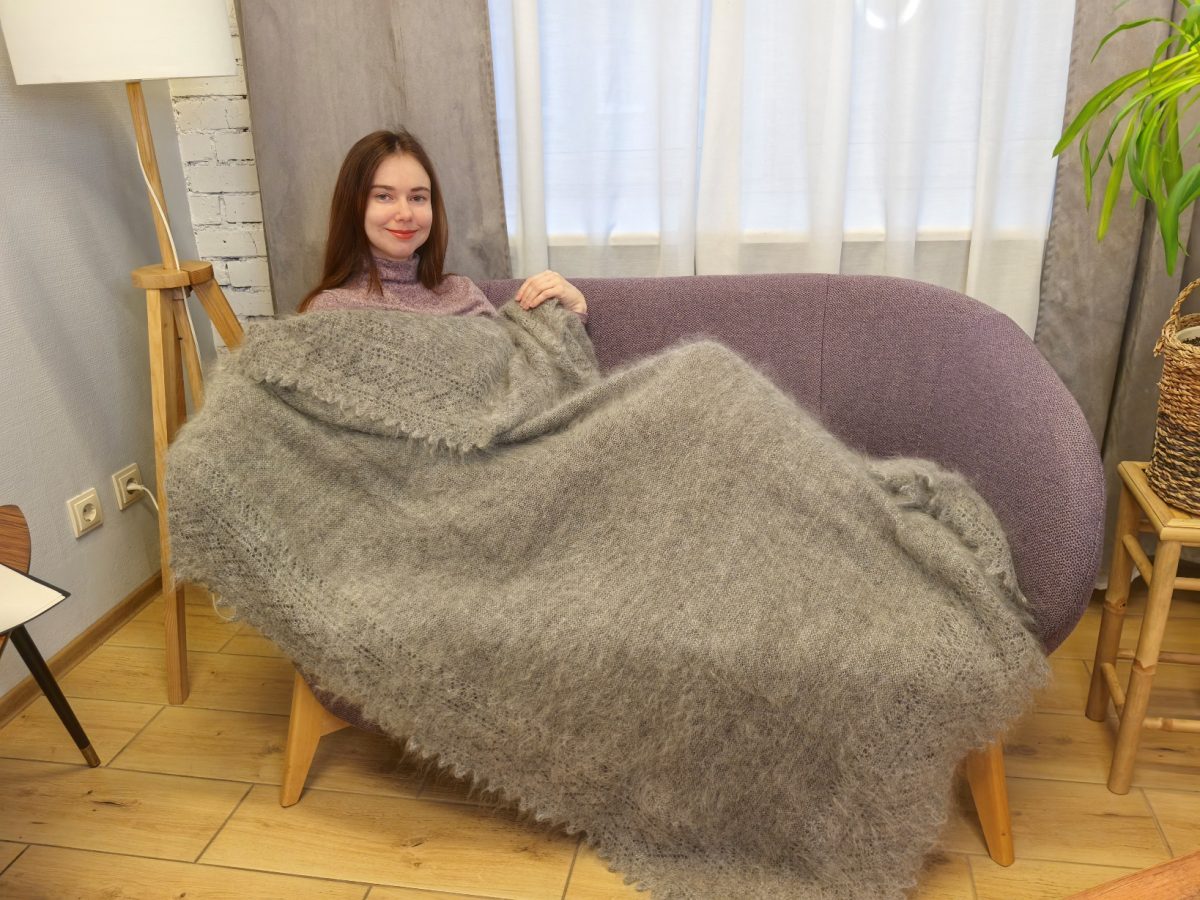 Большой пуховый платок