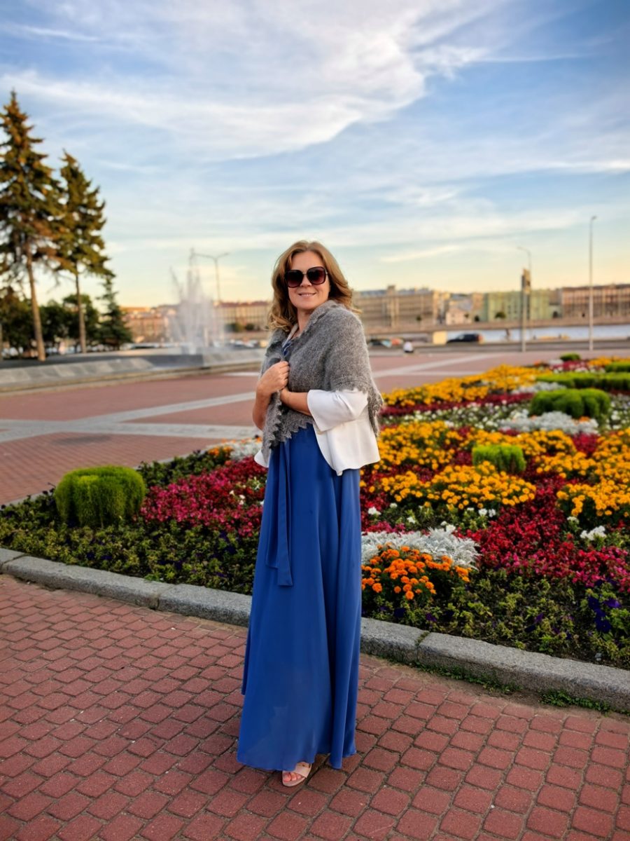 Пуховая косынка серая