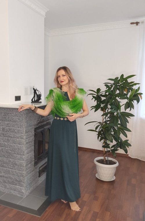 Зеленый палантин пуховый