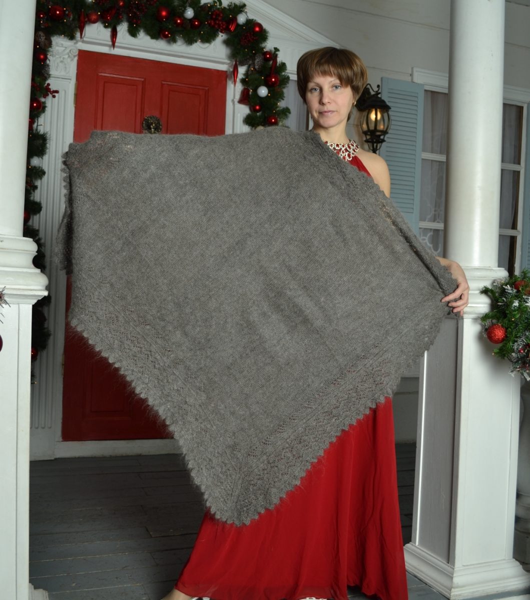 Маленький пуховый платок