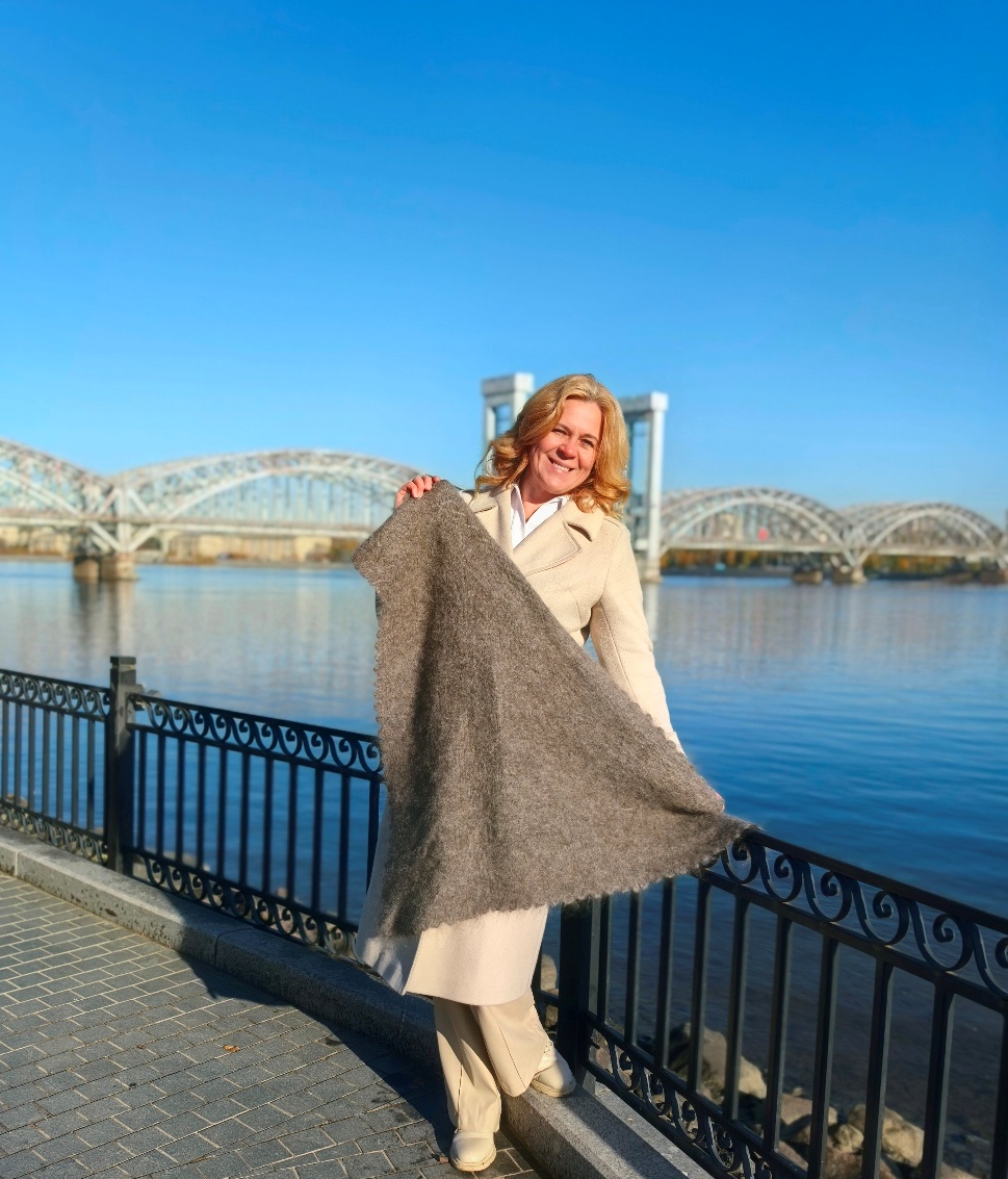 Косынка серая пуховая