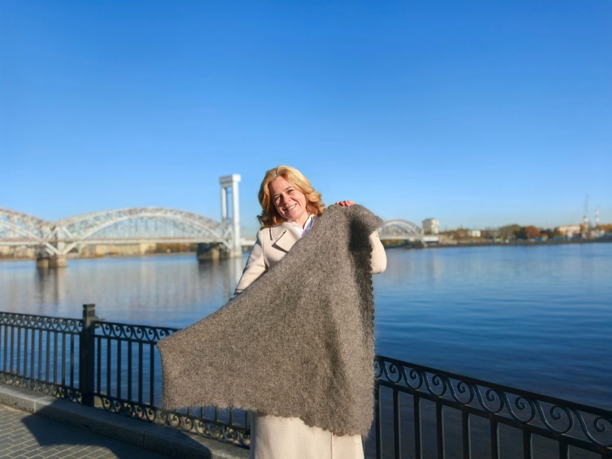 Косынка серая пуховая