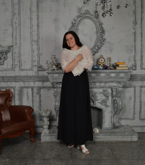 Ажурный пуховый палантин