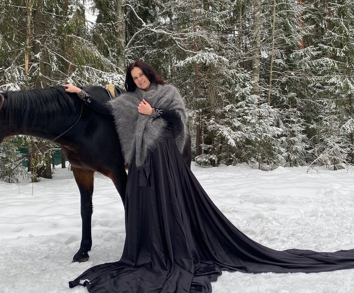 Серенький пуховый платок