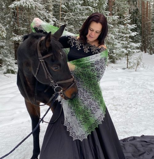 Зеленый палантин из козьего пуха