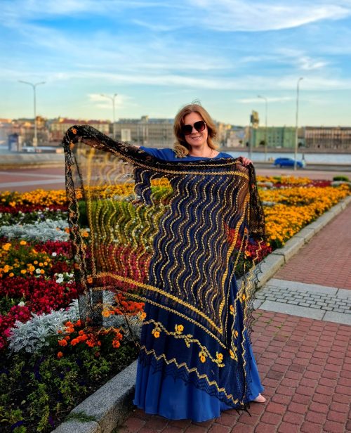 Цветная пуховая паутинка