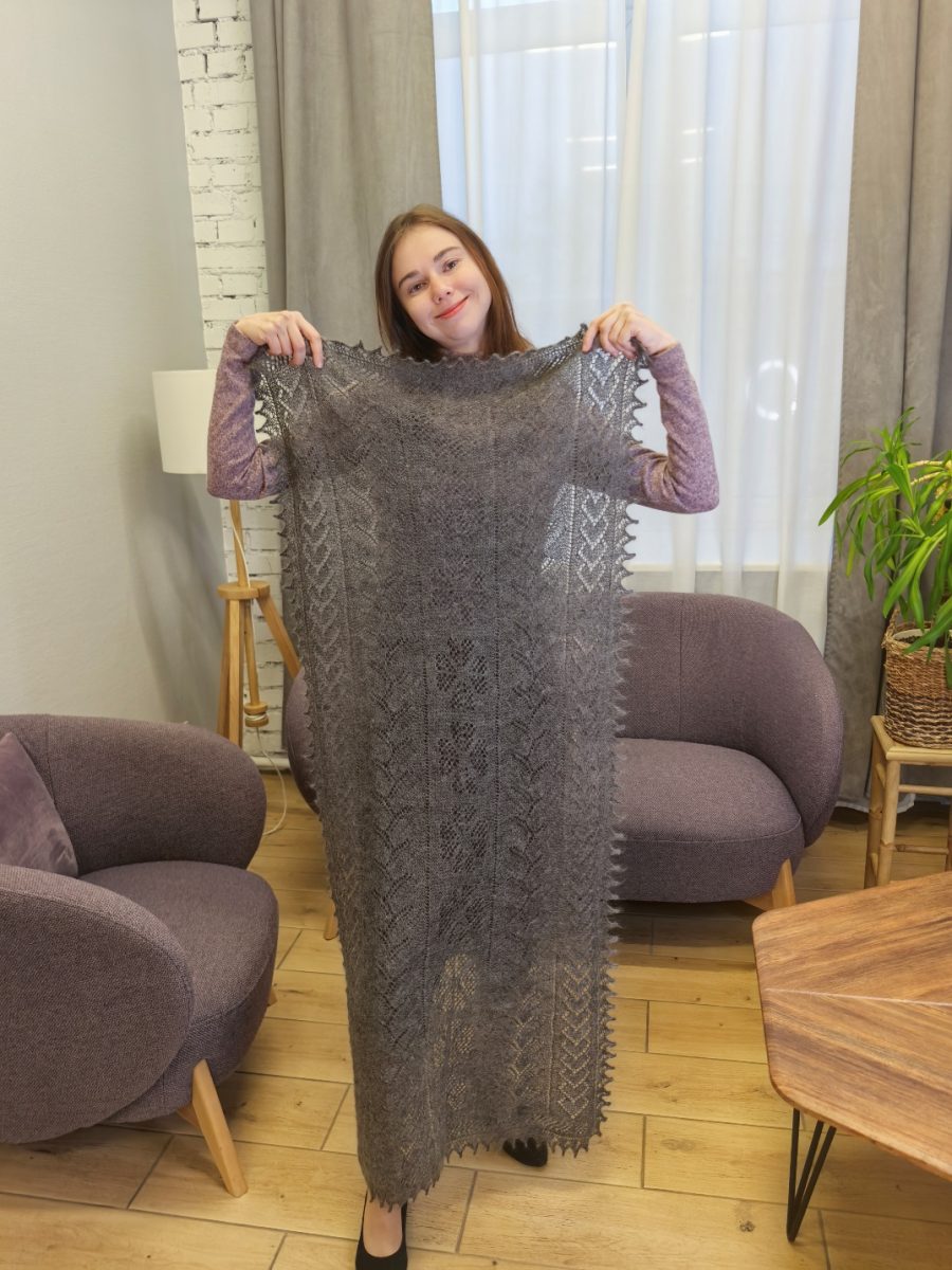 Серый пуховый палантин