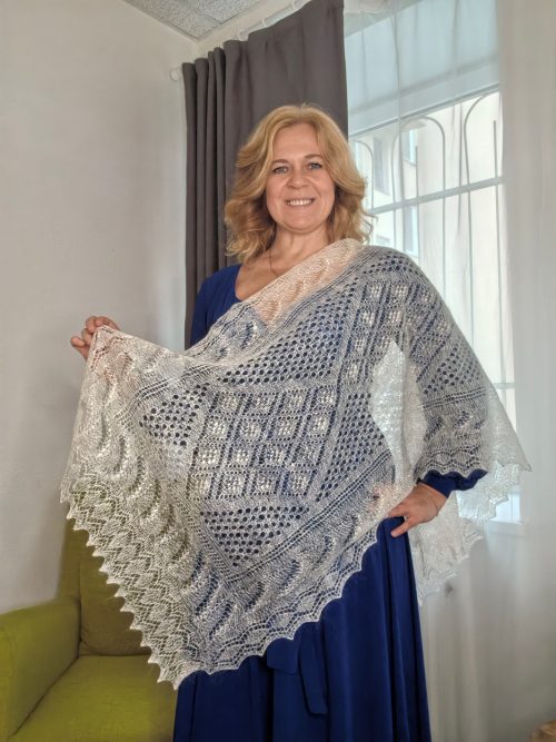 Палантин пуховый белый