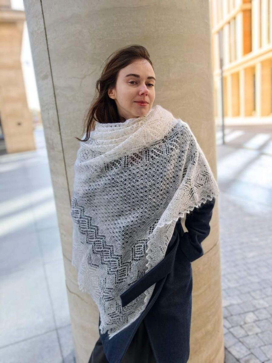 Ажурная пуховая паутинка