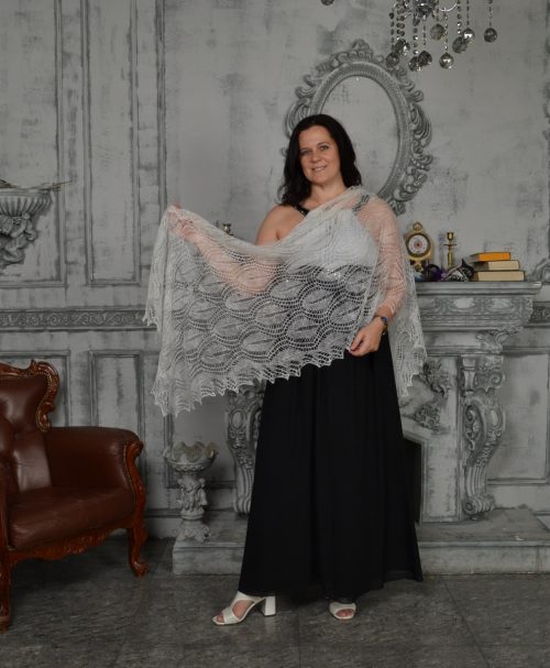 Нежный пуховый палантин