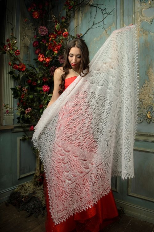 Ажурная пуховая паутинка